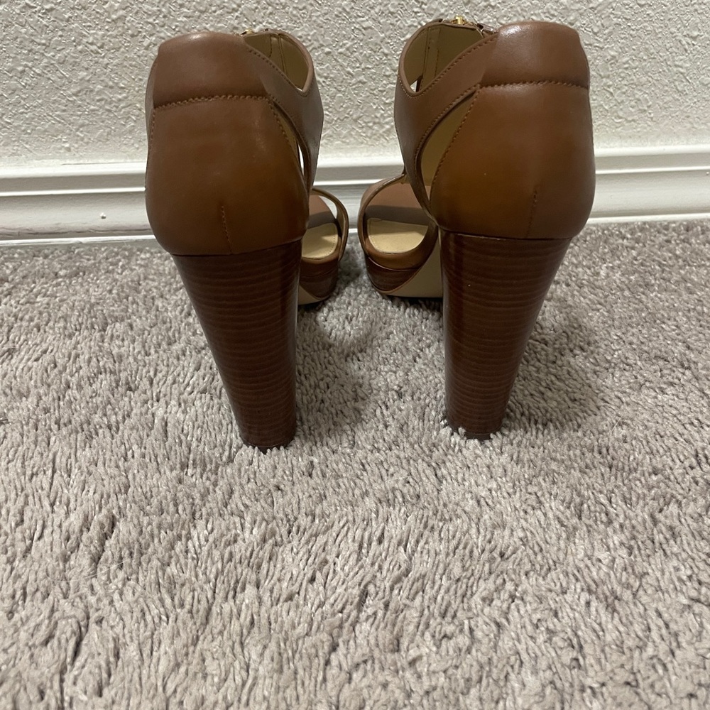 Michael Kors Brown Leather T-Strap Block Heel Sandals - Picture 5 of 8